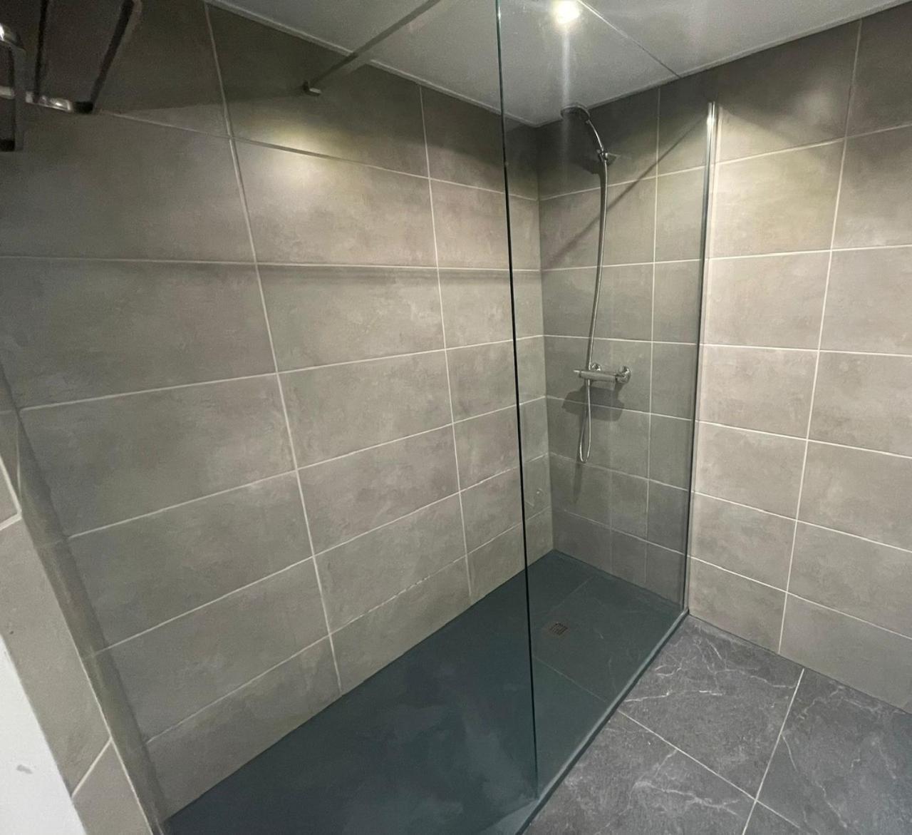 Edificio Gijon Newly Renovated Two-Bedroom Apartment Benidorm Eksteriør bilde