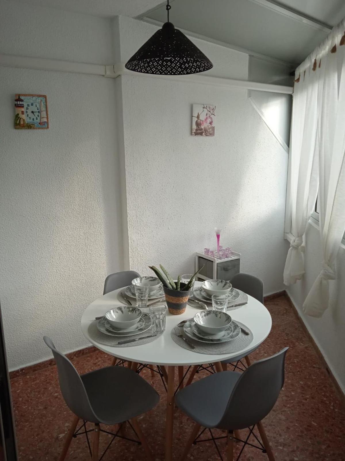 Edificio Gijon Newly Renovated Two-Bedroom Apartment Benidorm Eksteriør bilde